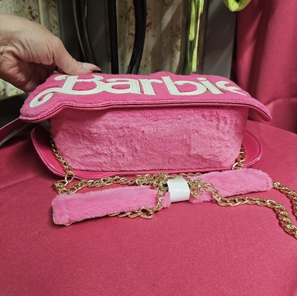 Barbie Pink Faux LOGO Fuzzy Limited Edition Crossbody Bag Shoulder Bag - Picture 6 of 10